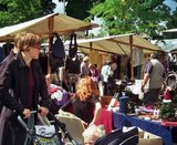 Buchen Sie in Secondhand & Kunst für Flohmarkt Friedrichshagen hier online einen Marktstand!